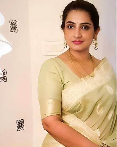 punitha-tamil-serial-actress-hot-15