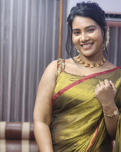 punitha-tamil-serial-actress-hot-16