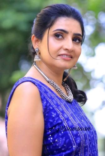 punitha-tamil-serial-actress-hot-2